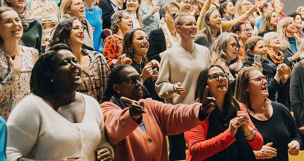 Solidarität zwischen Frauen: Gemeinsam ist man immer stärker als allein. 