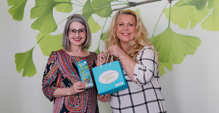 Martina Kronthaler mit Susanna Hirschler