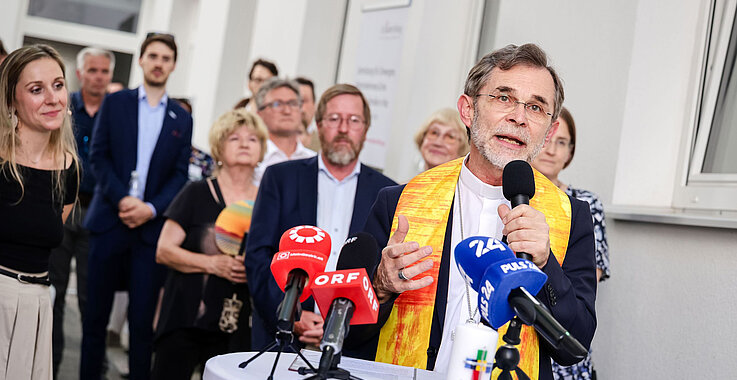 Erzbischof Josef Grünwidl spricht Eröffnungsworte. 