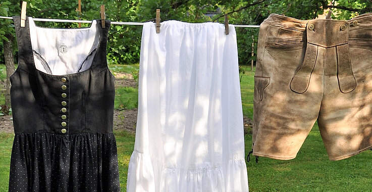 nachhaltig und Teil unserer Kultur: Trachtenkleidungsstücke können bei sorgfältiger Pflege sogar vererbt werden. 