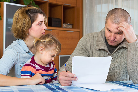 Der Katholische Familienverband Österreichs hat 20.000 Unterschriften gegen die von der Regierung geplanten Kürzungen bei Familien gesammelt. 