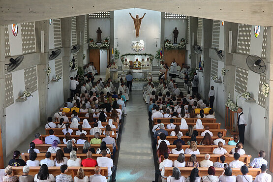 Gottesdienst in der Kirche in der Siedlung „Ciudad Chavez“: Für viele Venezolaner ist die Kirche ein Anker in der Krise des südamerikanischen Landes.