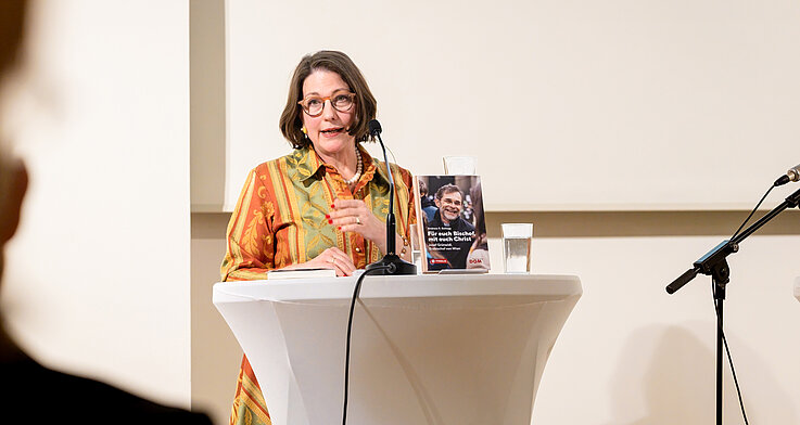 Die Chefredakteurin des "SONNTAG", Sophie Lauringer, führte als Moderatorin durch den Abend. 