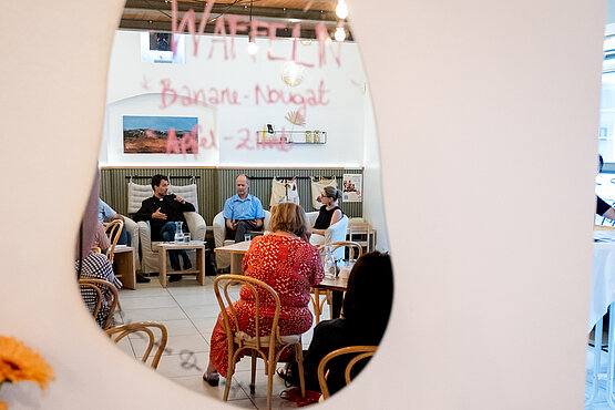 Im Gespräch waren die Gäste bei der neuen Dialogreihe – ein guter Start zum herausfordernden Thema „Assistierter Suizid“.