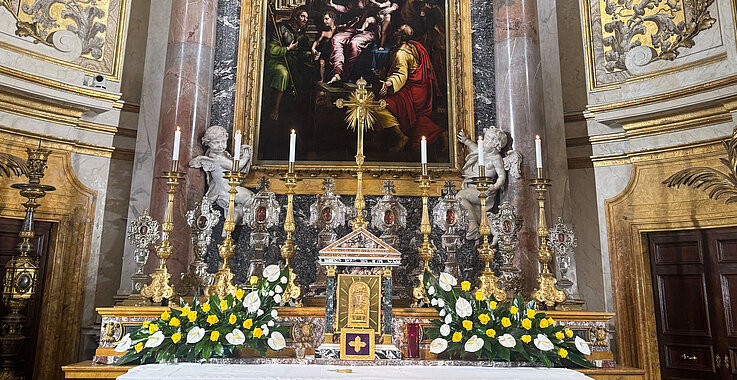 Altar in der römischen Kirche Santa Maria dell'Anima.
