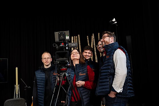 Eine Gottesdienstübertragung im Raum³. 