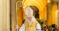 Der Heilige Nikolaus trotz den Krisen. 