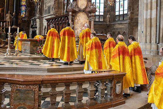 Auch dieses Jahr feiern viele Priester wieder ihr silbernes Priesterjubiläum, so wie die Männer auf dem Bild, die ihr Jubiläum 2022 gefeiert haben. 