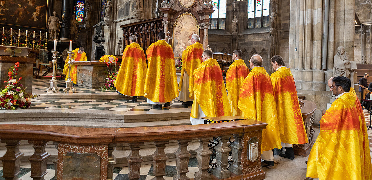 Auch dieses Jahr feiern viele Priester wieder ihr silbernes Priesterjubiläum, so wie die Männer auf dem Bild, die ihr Jubiläum 2022 gefeiert haben. 