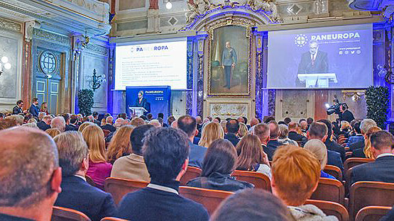 Am 2. Oktober wurde ein Festabend zum 100. Paneuropa-Kongress in Wien veranstaltet. 