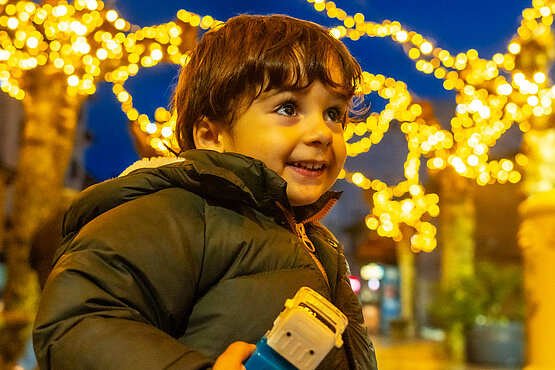 Fröhliches Warten: Der Tag des Heiligen Abends ist für Kinder ganz besonders. 