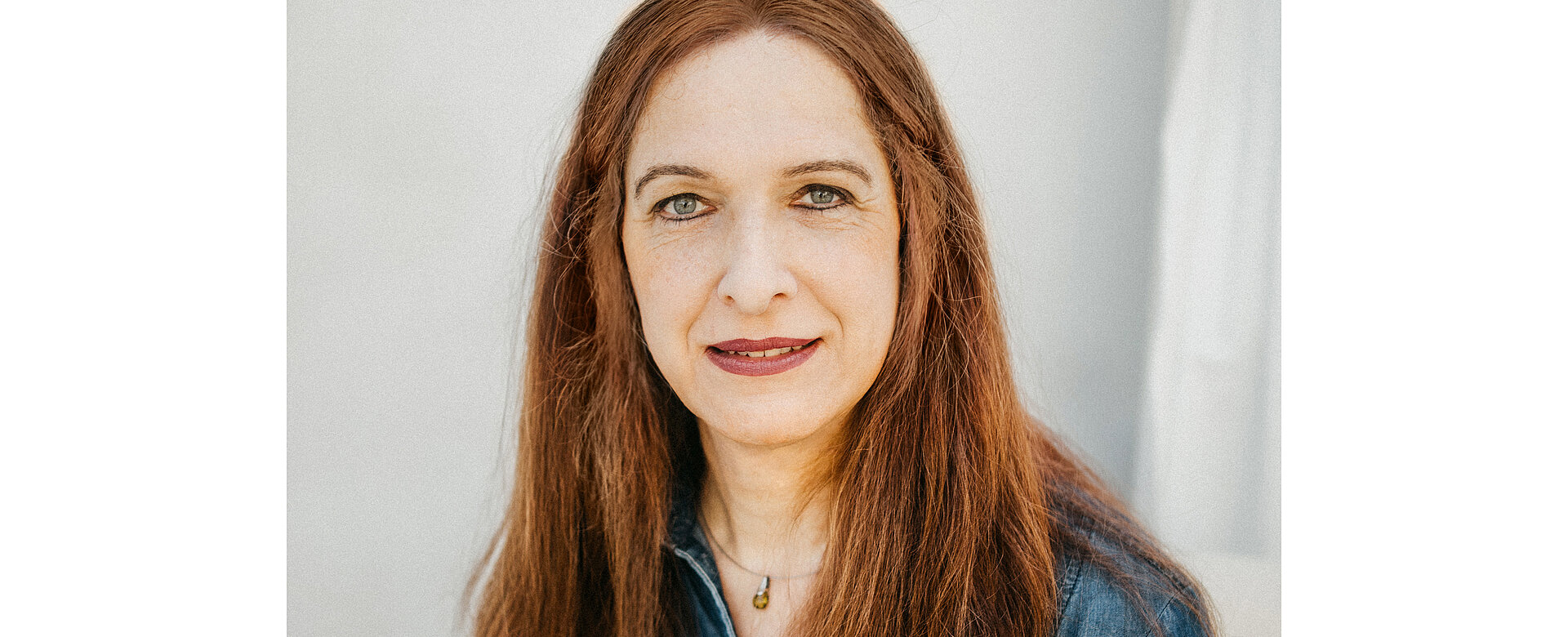 Mein Dorfpfarrer nimmt mich so an, wie ich bin, erzählt Transfrau Sabine Estner im Interview.