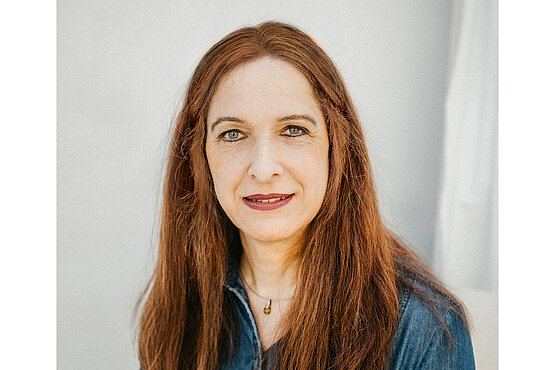 Mein Dorfpfarrer nimmt mich so an, wie ich bin, erzählt Transfrau Sabine Estner im Interview.