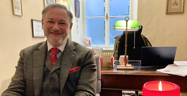 Jochen Ressel in seinem Büro.