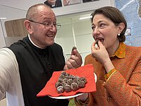 Pater Karl Wallner und Sophie Lauringer 